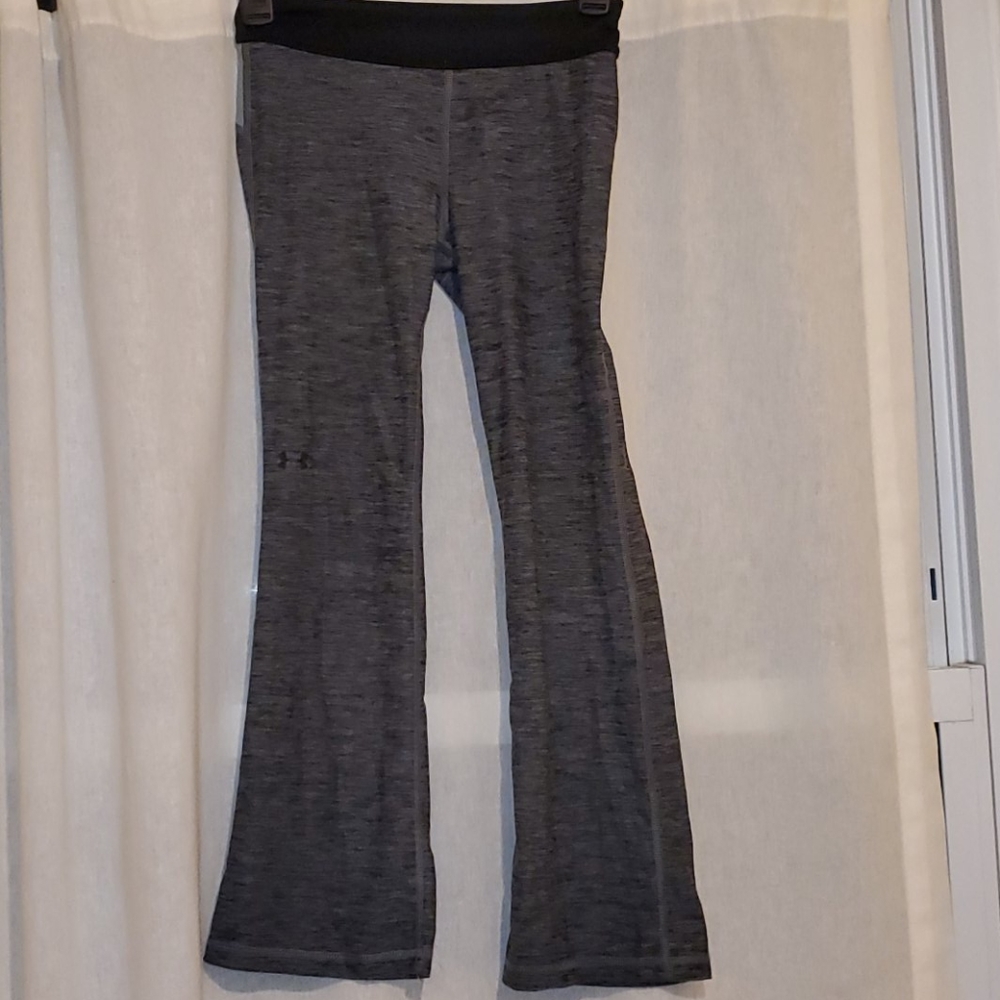UNDER ARMOUR YOGA PANTS